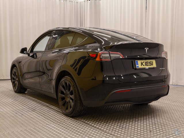 Tesla Model Y 20