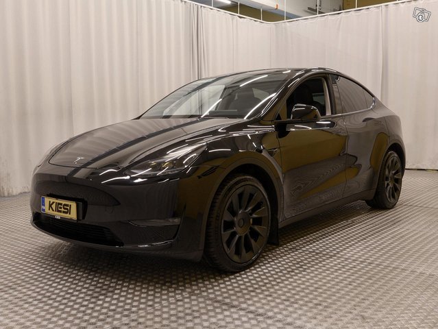 Tesla Model Y 22