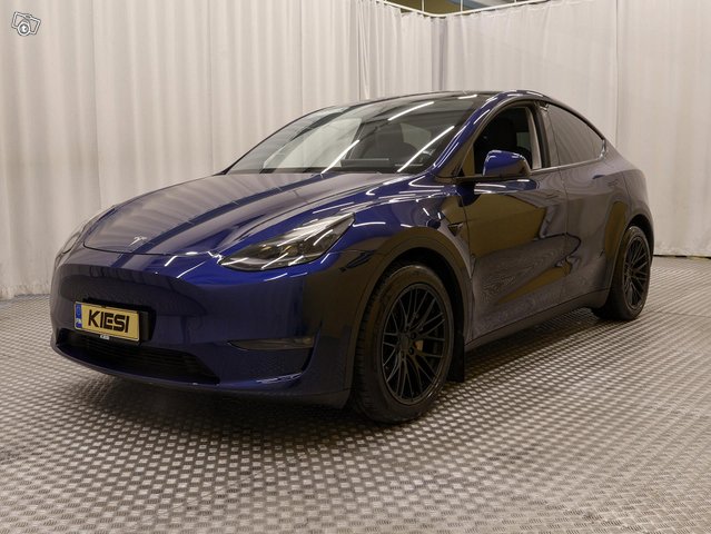 Tesla Model Y 22