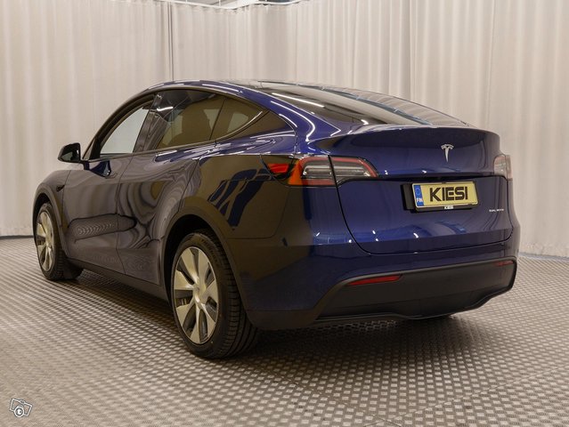 Tesla Model Y 20