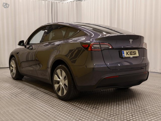 Tesla Model Y 20