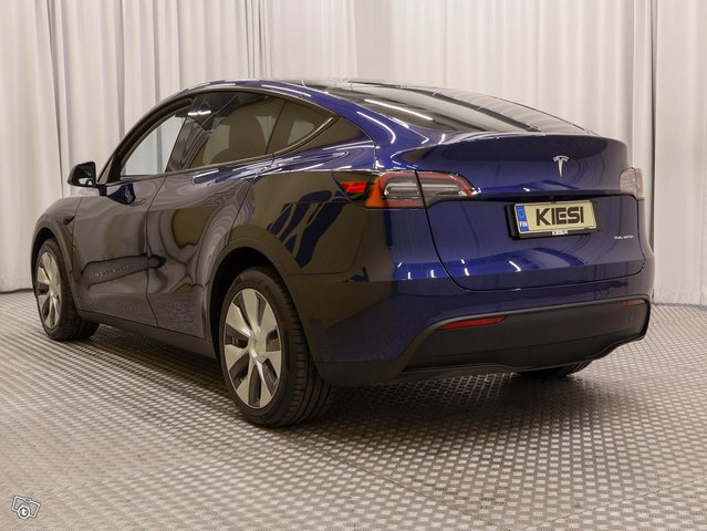 Tesla Model Y 20