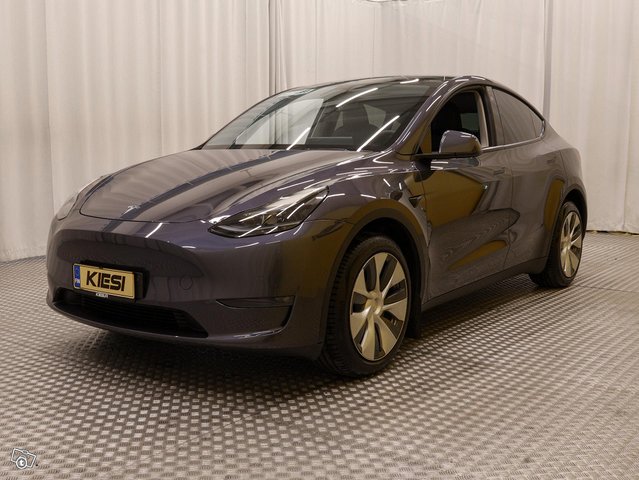 Tesla Model Y 22