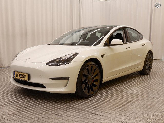 Tesla Model 3 22