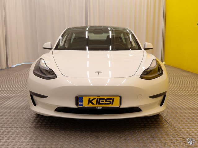 Tesla Model 3 23