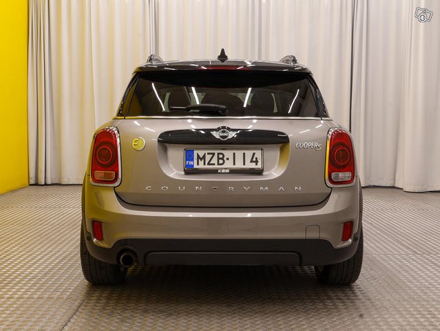 Mini Countryman 16