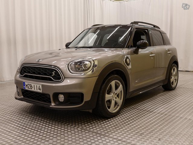 Mini Countryman 19