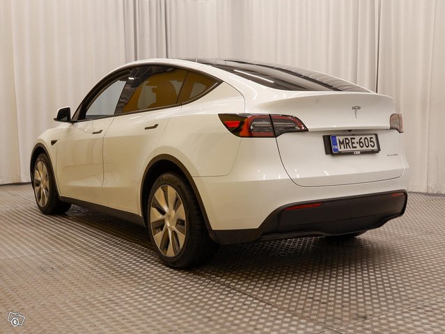 Tesla Model Y 20