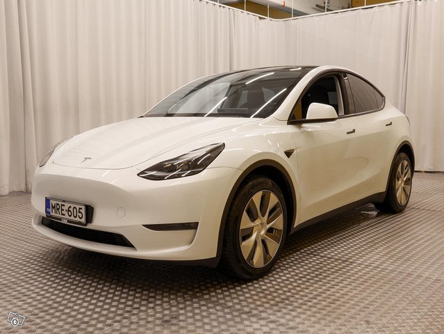 Tesla Model Y 22