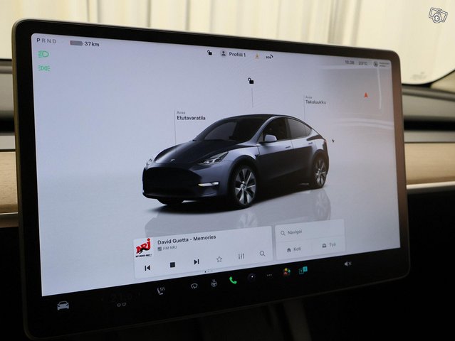 Tesla Model Y 5