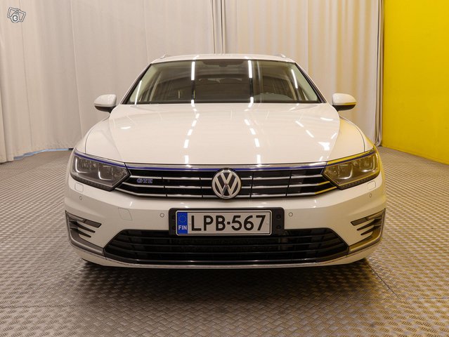 Volkswagen Passat 18