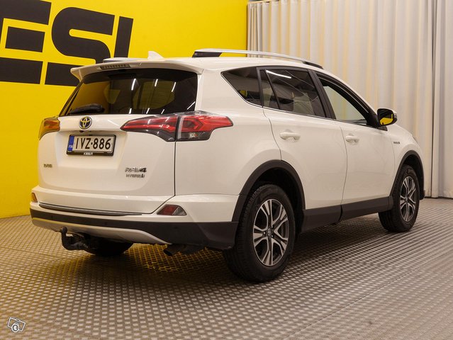 Toyota RAV4 2