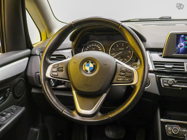 BMW 220 4