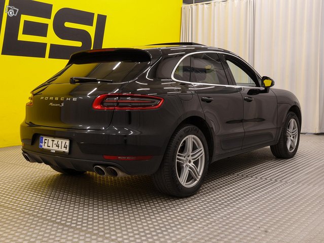 Porsche Macan 2