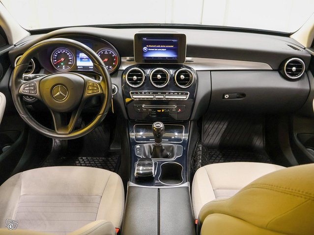 Mercedes-Benz C 8