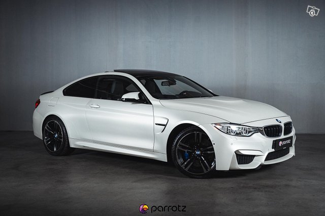 BMW M4 13