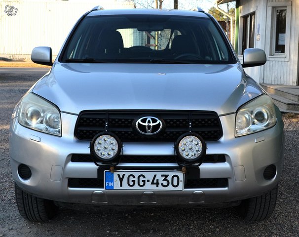 Toyota RAV4 12