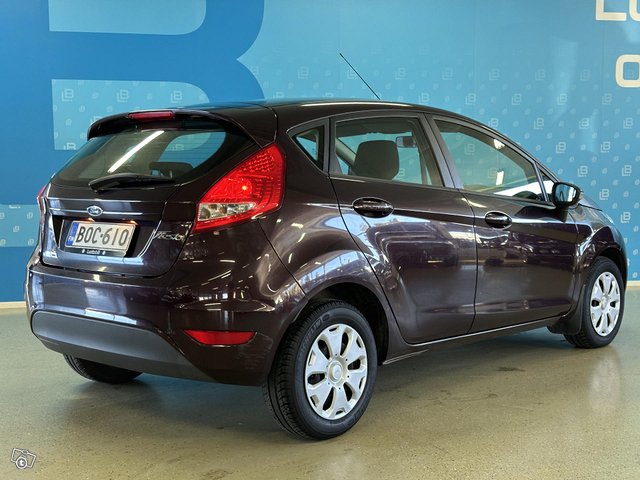 Ford Fiesta 12