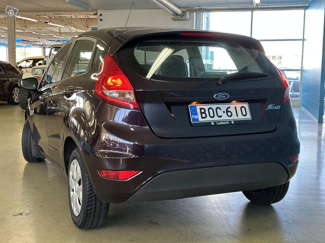 Ford Fiesta 13