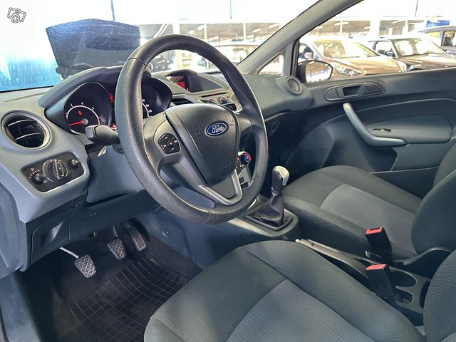 Ford Fiesta 15