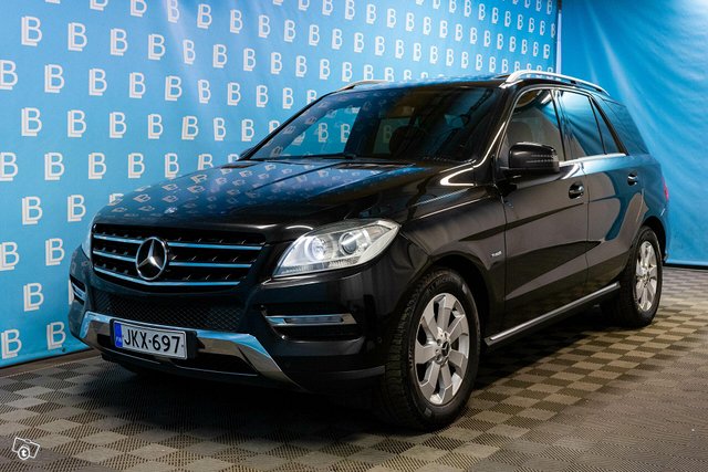 Mercedes-Benz ML, kuva 1