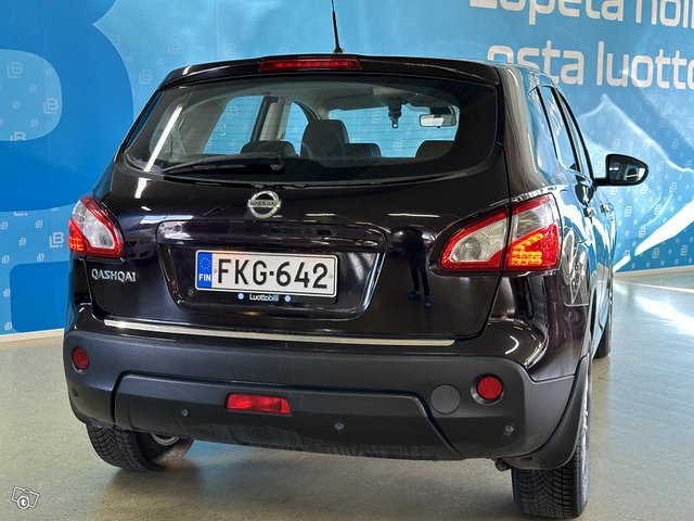 Nissan Qashqai 11