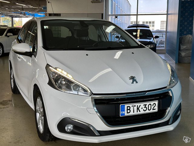 Peugeot 208 12