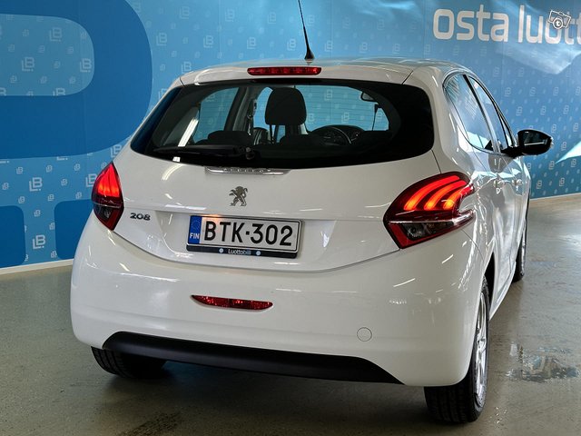 Peugeot 208 13