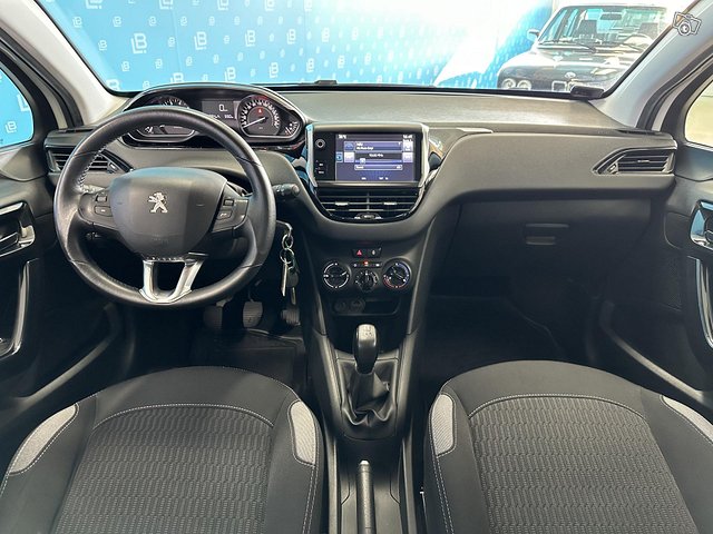 Peugeot 208 18