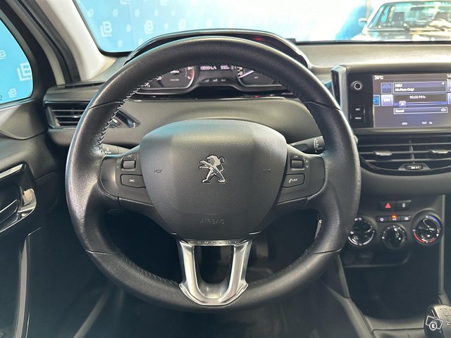 Peugeot 208 19