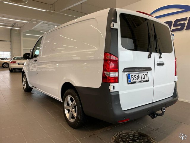 Mercedes-Benz Vito 4