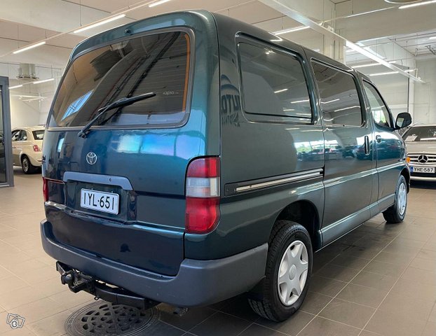 Toyota Hiace 5