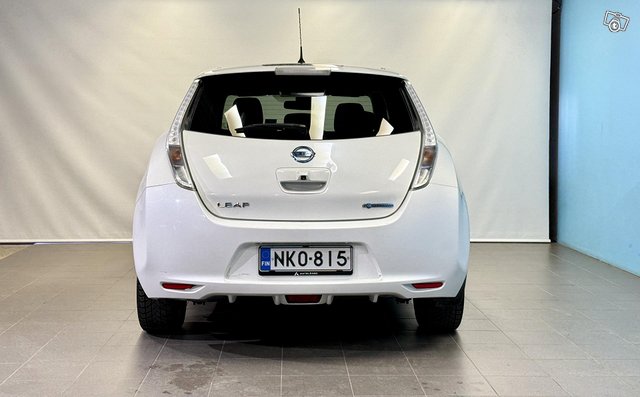 Nissan Leaf 13