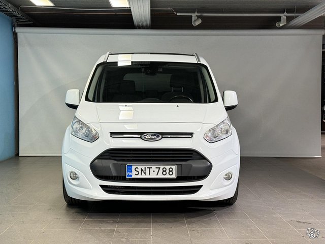 Ford Grand Tourneo Connect 8