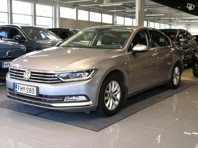 VOLKSWAGEN Passat, kuva 1