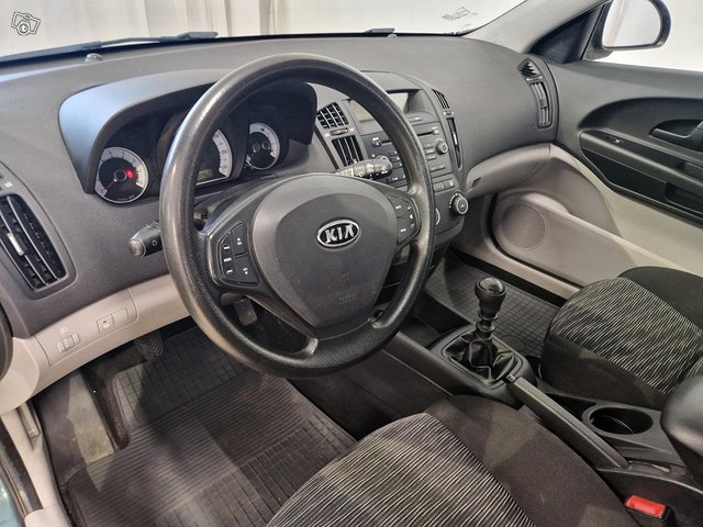 Kia Ceed 10