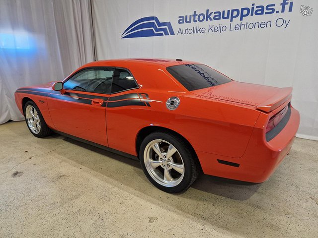 Dodge Challenger 2