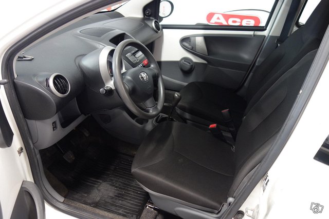 Toyota Aygo 8