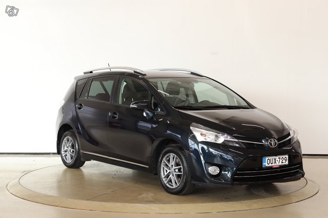 Toyota Verso 3