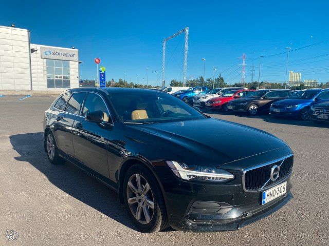 Volvo V90 2