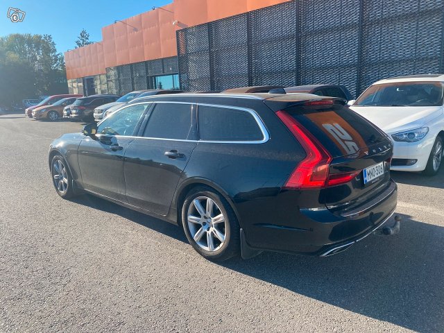 Volvo V90 4