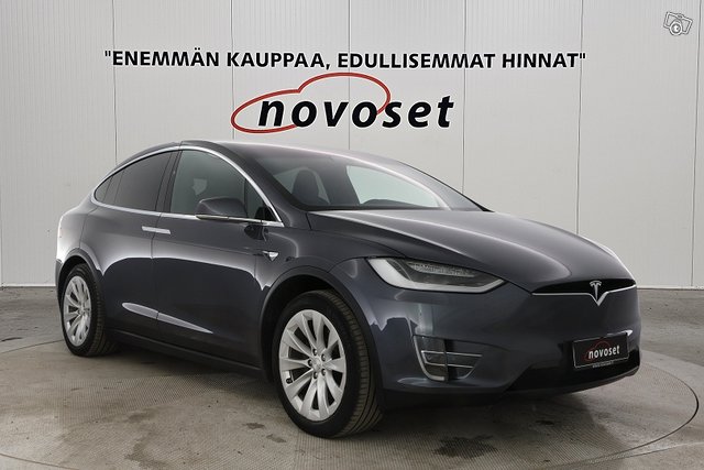 Tesla Model X 3