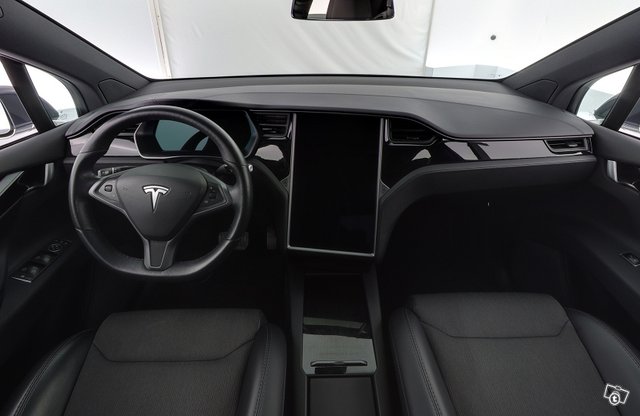 Tesla Model X 6