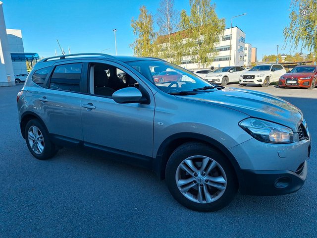 Nissan Qashqai+2