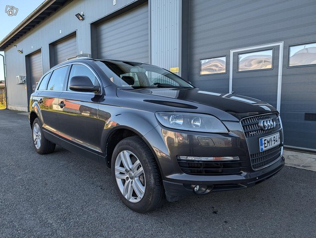 Audi Q7 4