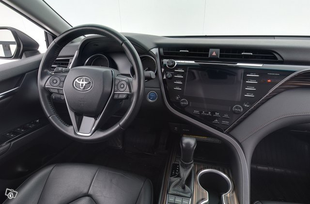 Toyota Camry 10