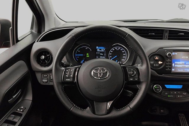 Toyota Yaris 15