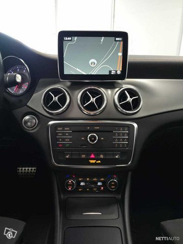 Mercedes-Benz CLA 12