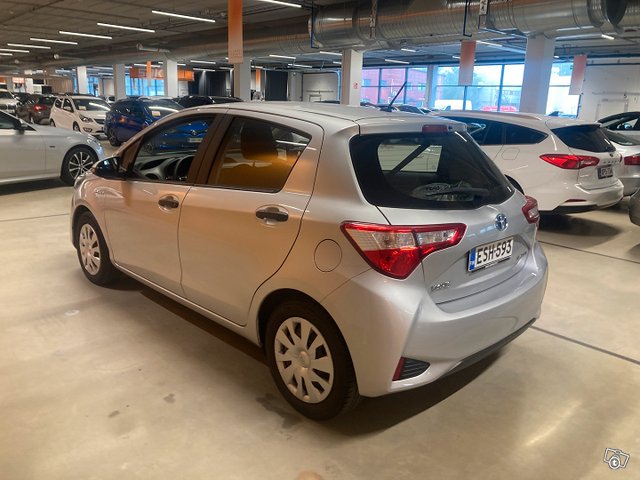 Toyota Yaris 2