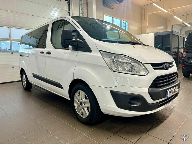 Ford Tourneo Custom 2